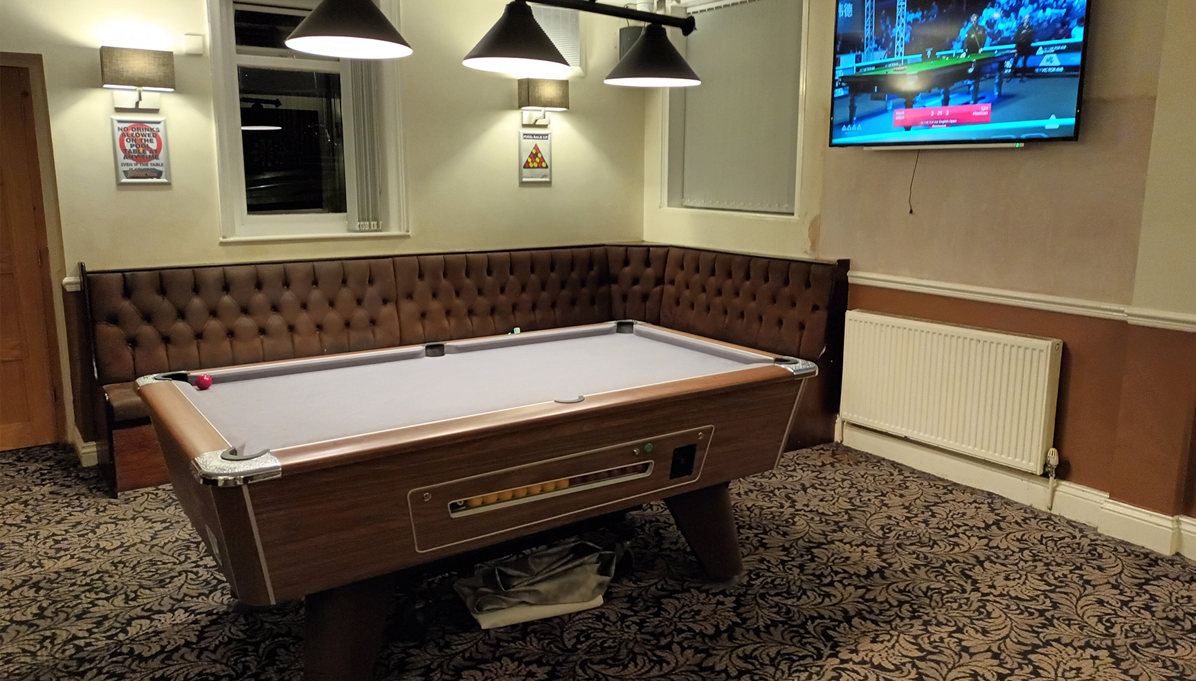 Top-of-the-range, well maintained pool table